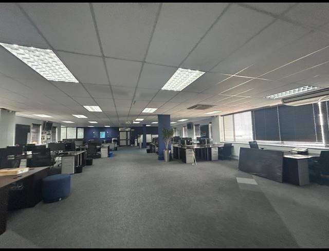 881M² OFFICE TO LET IN NEWLANDS
